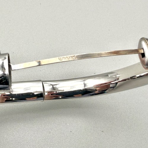 Vintage Monet Etched Bangle Polished Silver Tone Hinged Classy Elegant 7 Inch - 第 14/16 張圖片