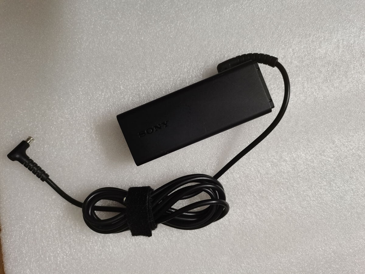 VGP-AC19V74 For Sony Vaio svt112a2wm Laptop 19.5V 2A USB AC