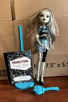 2010 MONSTER HIGH FIRST WAVE SCHOOL S OUT FRANKIE STEIN