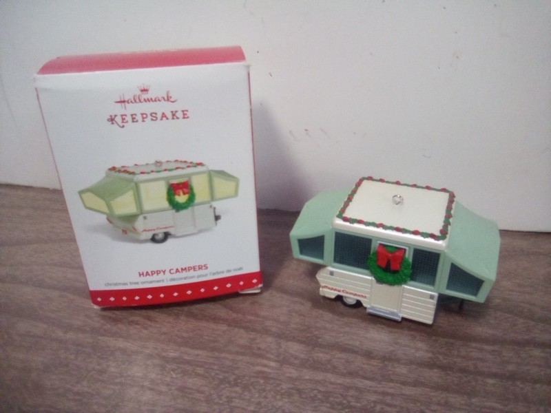 HALLMARK 2015 HAPPY CAMPERS TRAILER ORNAMENT