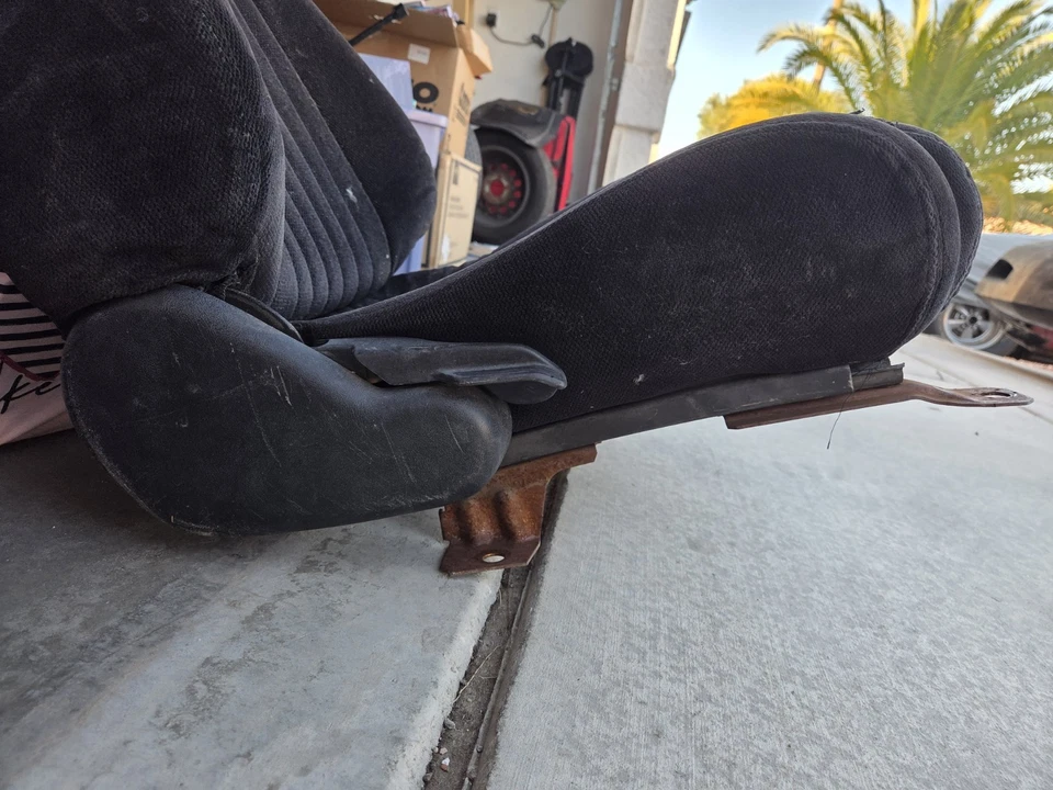 1982 - 1992 年 CAMARO FIREBIRD TRANS AM FRONT BUCKET 座椅雪佛兰 / PONTIAC 座椅角 — 第 2/4 张图片