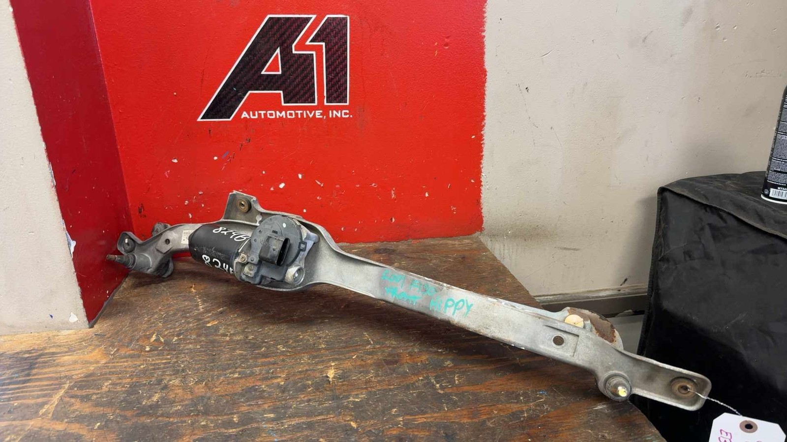 1997-2003 (04 Heritage) FORD F150 Front Wiper Motor & Transmission Linkage