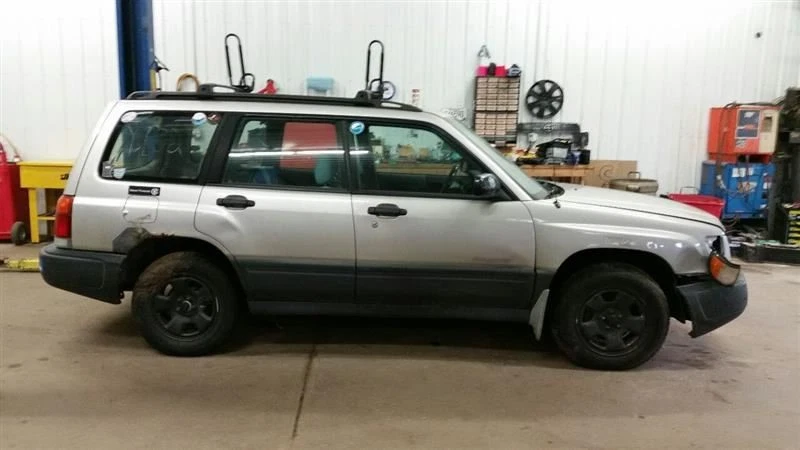 Juego de tuercas Subaru Forester 1998 1999 2000 2001 Foto 4 de 4