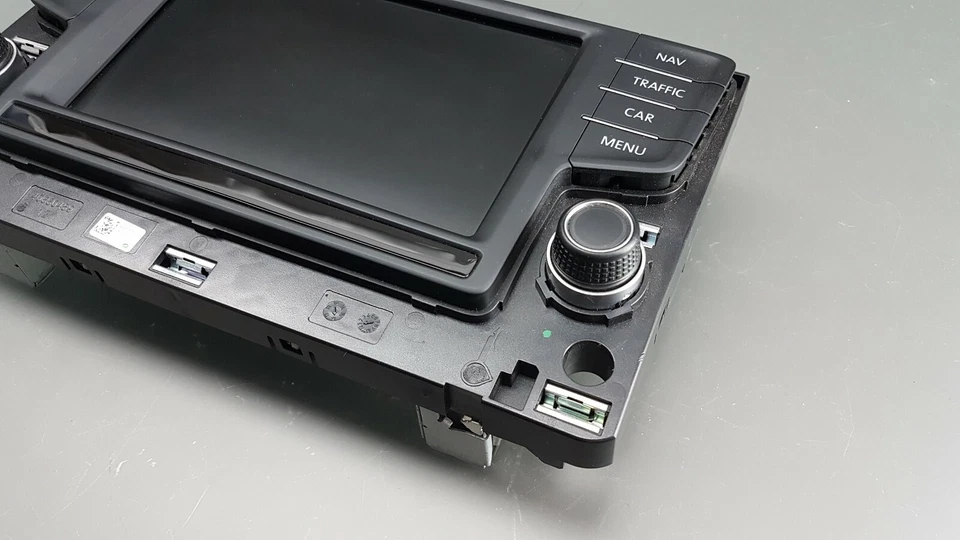 Original VW Passat B8 3G Discover Pro Control Panel Satnav 6,5 " Inch 3G0919605D - Image 3 of 4