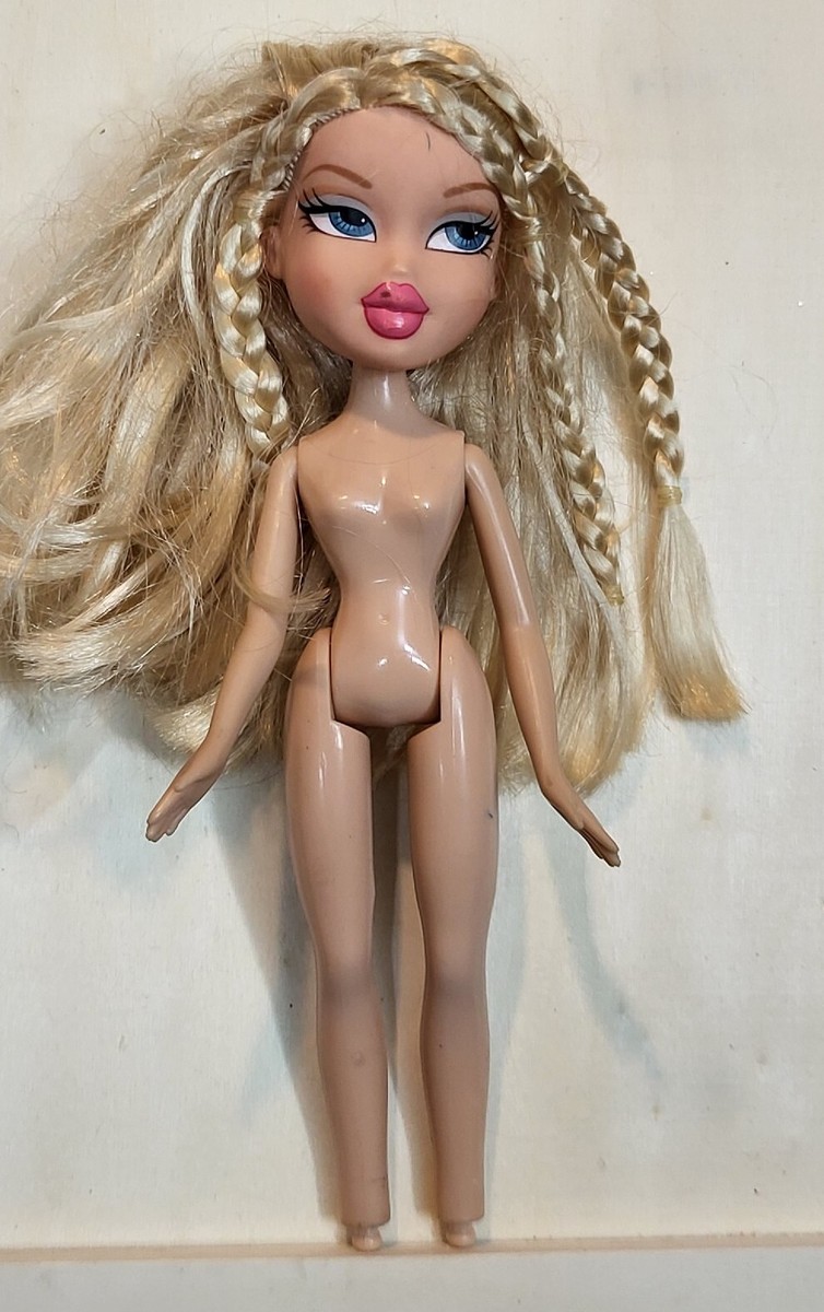 2001 Bratz Play Sportz Cloe Blonde Hair Has Original Braids No