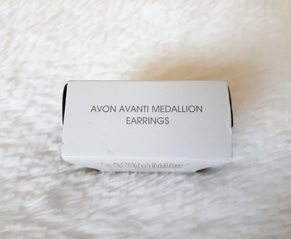 PENDIENTES MEDALLÓN AVON AVANTI (TONO DORADO) ~ ¡¡NUEVOS PRECINTADOS!!! Foto 4 de 4