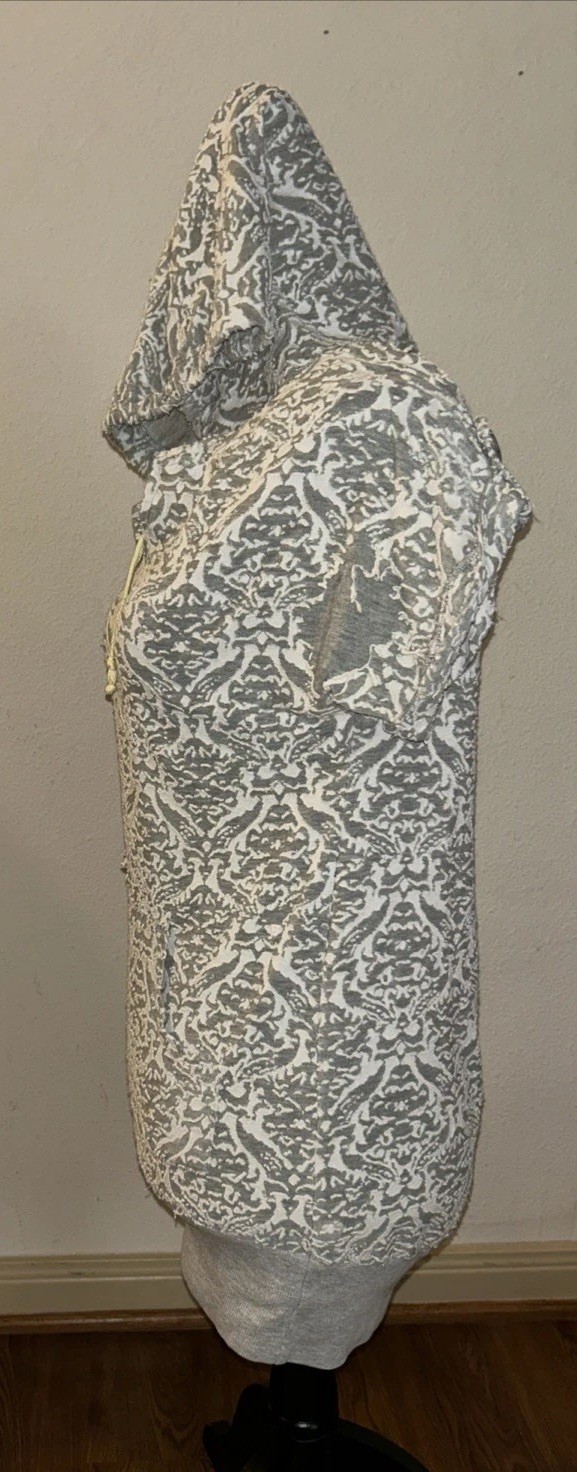 Miss Chievous Small Drawstring Pullover Hoodie - image 12