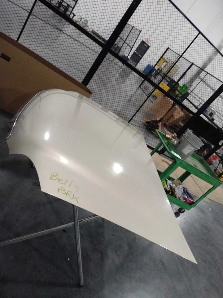 Used Hood fits: 2010 Gmc Yukon  Grade C - Изображение 2 из 4