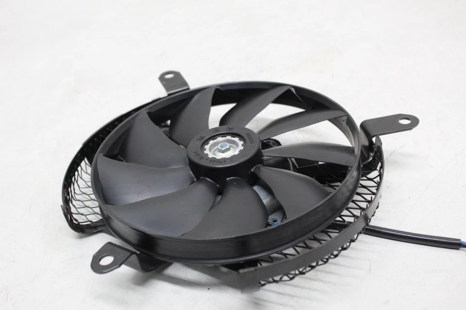 Ventilador de refrigeración radiador motor original Suzuki GSXS750 2020 Foto 3 de 4