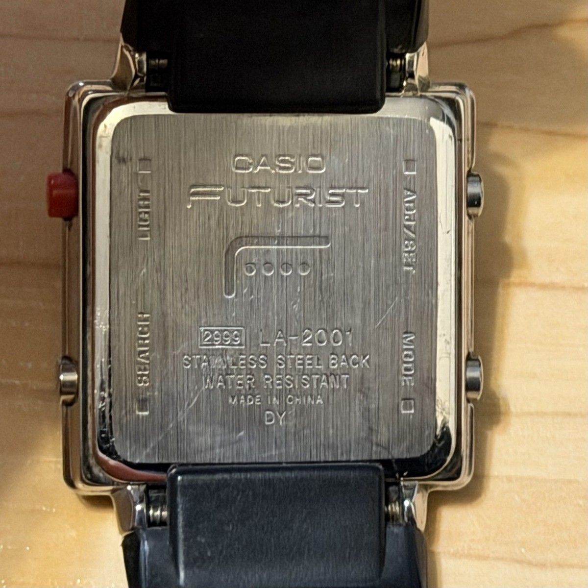 Casio Futurist LA-2001-1A Vintage Digital Watch 2999 Mod Red