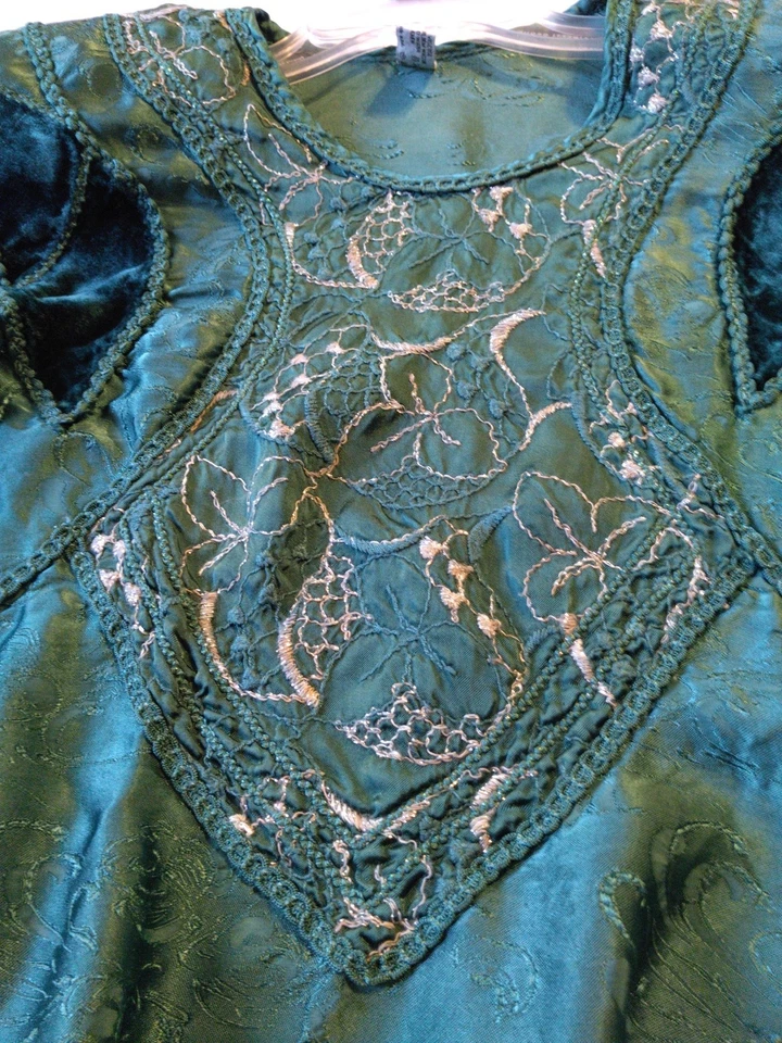 Top caprichoso elegante bohemio con detalles de terciopelo bordado para mujer talla L único Foto 4 de 4