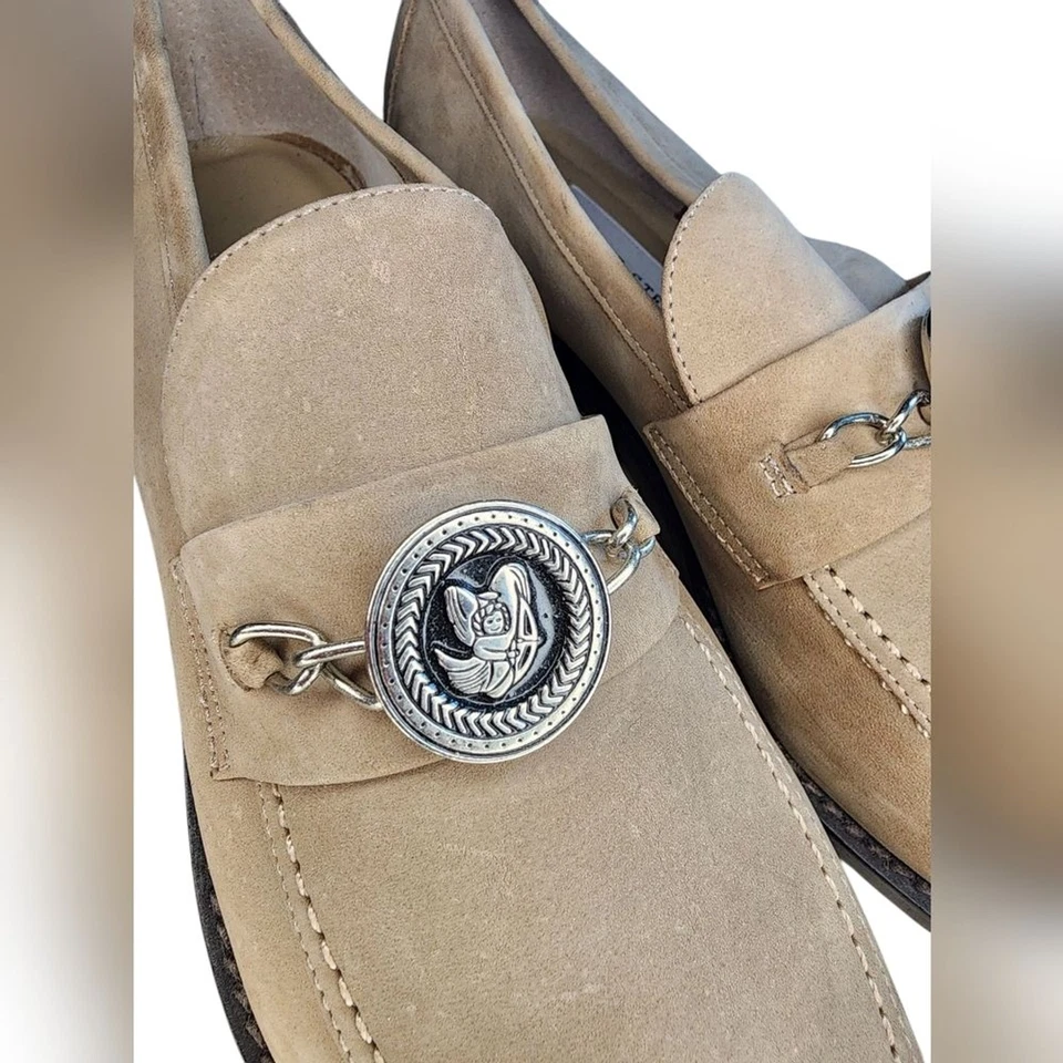 VALERIE STEVENS leather loafers w/medallion, tan, size 9 Foto 3 de 4