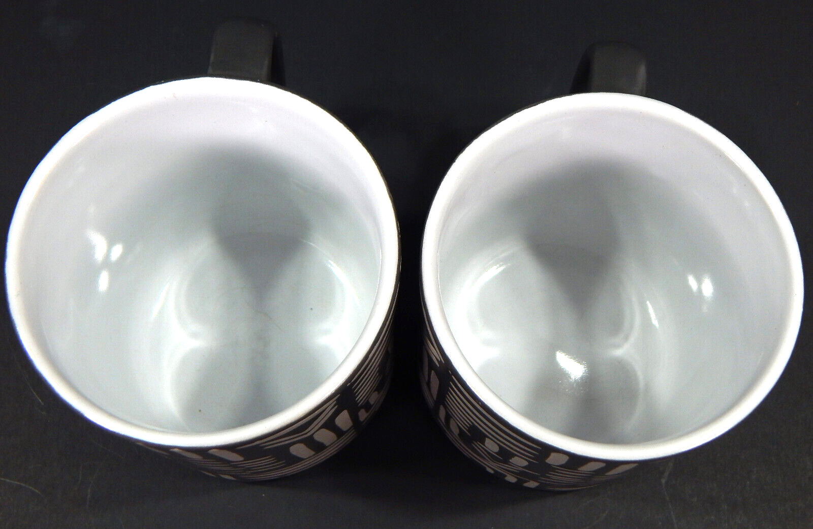 2 GRAYDON HALL CERAMIC COFFEE MUGS MUD CLOTH PRINT GRAY/WHITE POTTERY EMBOSSED
