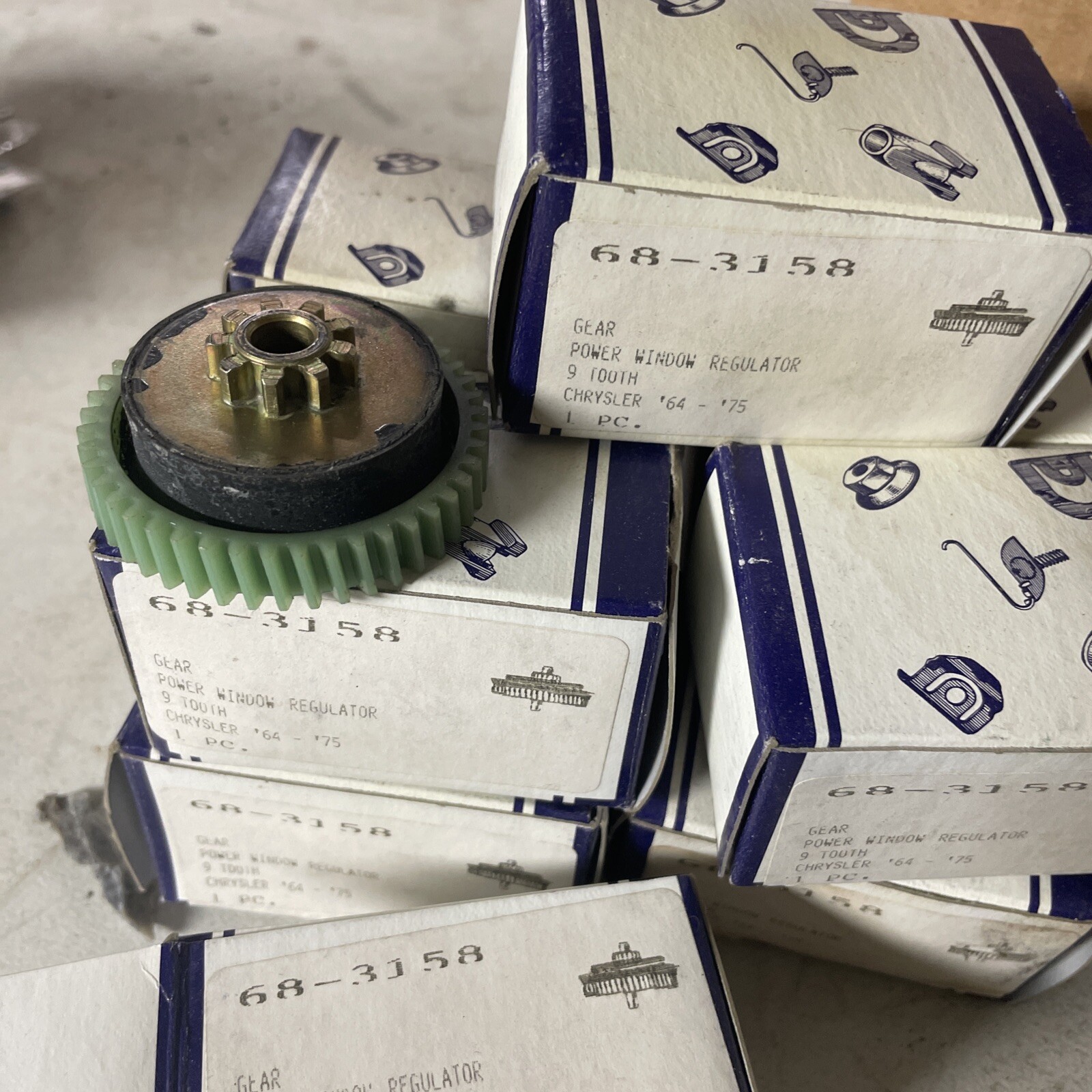 NOS Mopar 1964-1973 B C- Body Power Window Motor Kit 2808914 for 