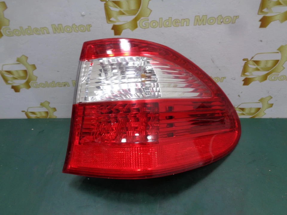 Mercedes W211 E-Klass Kombi Rückleuchte Rücklicht LED rechts A2118201664