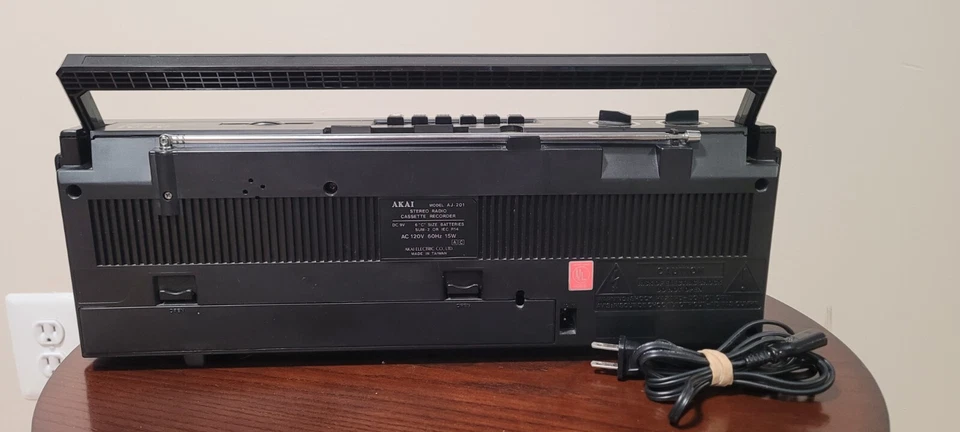 Radio Cassette Grabadora Estéreo AKAI Modelo AJ-201 Hecha en Japón De Colección Foto 4 de 4