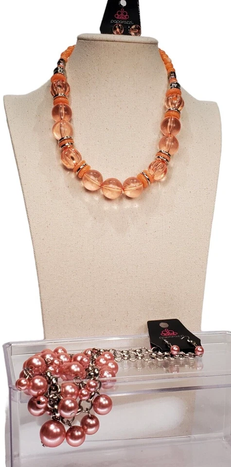 2 NW Etiquetas Colgantes Vintage Paparazzi Distintivo Collar Pendientes Conjuntos Melocotón y Rosa Foto 2 de 4