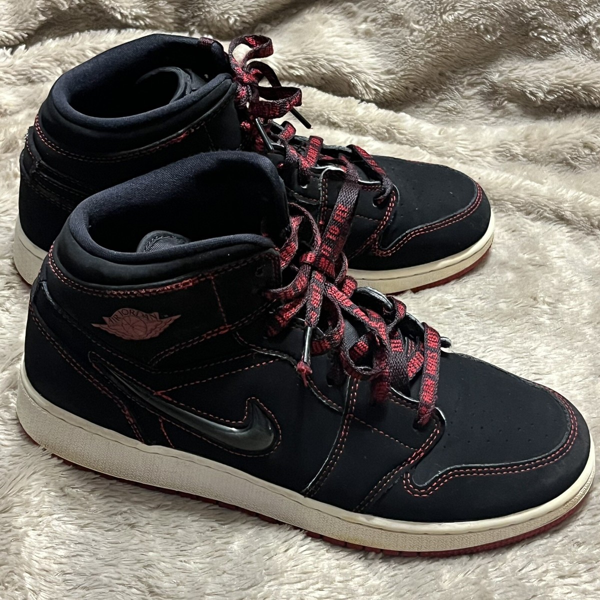 Nike Jordan 1 Mid Fearless Black Gym Red Sneakers CU6617-062 Nike Jordan 1 Mid Fearless Black Gym Red Sneakers CU6617-062
