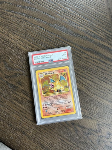 Pokémon TCG Charizard Base Set 4/102 Holo Unlimited Holo Rare