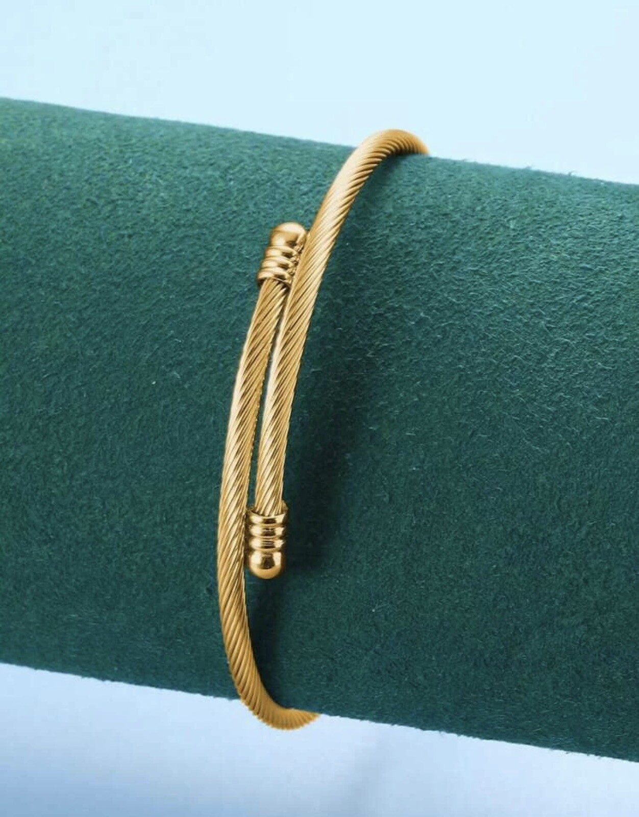 Bracelet jonc doré en acier inoxydable résistant à l'eau et anti-ternissement
