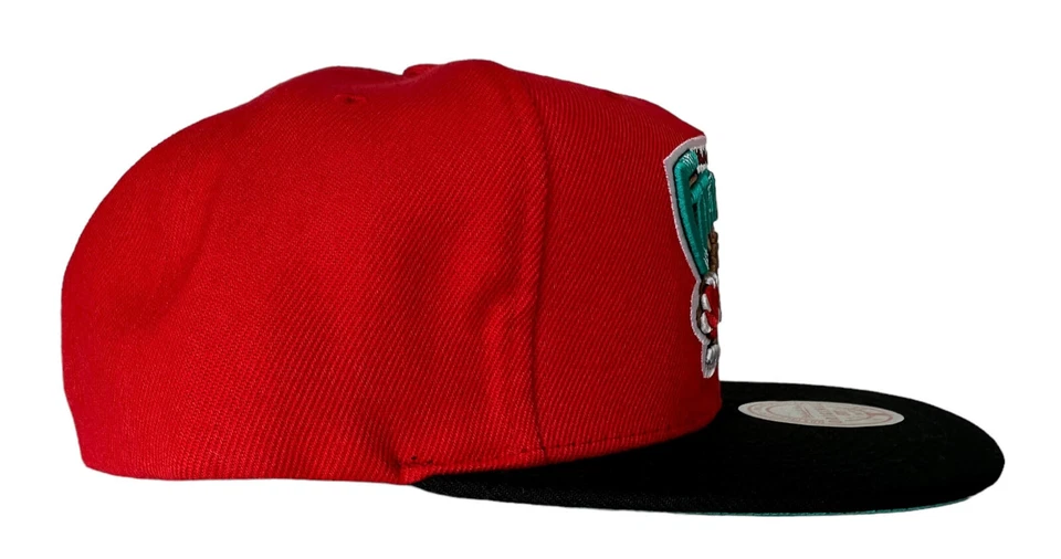 Mitchell & Ness NBA Memphis Grizzlies Hardwood Classics Core Basic Snapback Hat - Image 4 of 4