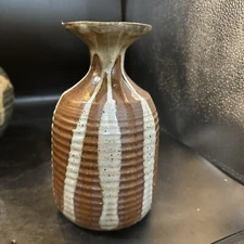 jaru pottery 1979 Drip Glaze  5x8 In Ribbed Vase