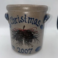 Rowe Pottery Works Crock Christmas 2007  Pine cones In Red Ribbon