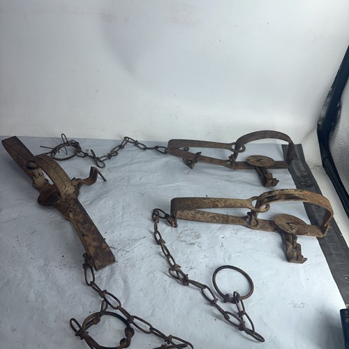 3 Vintage Oneida Victory Leg Traps 2 1 1/2 Single Spring And 1 #2 ...