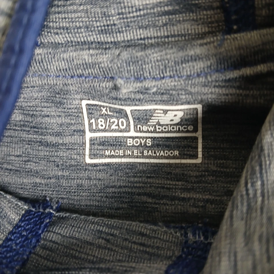 Sudadera con capucha New Balance para niños XL 18-20 gris y negro  Foto 3 de 4