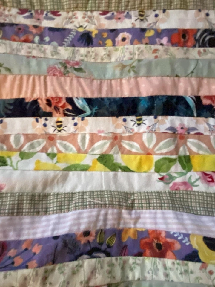 Bolso de Mano Hecho a Mano con Retazos - Bolso de Mercado Floral Edredón a Rayas con Asas de Melocotón Foto 2 de 4