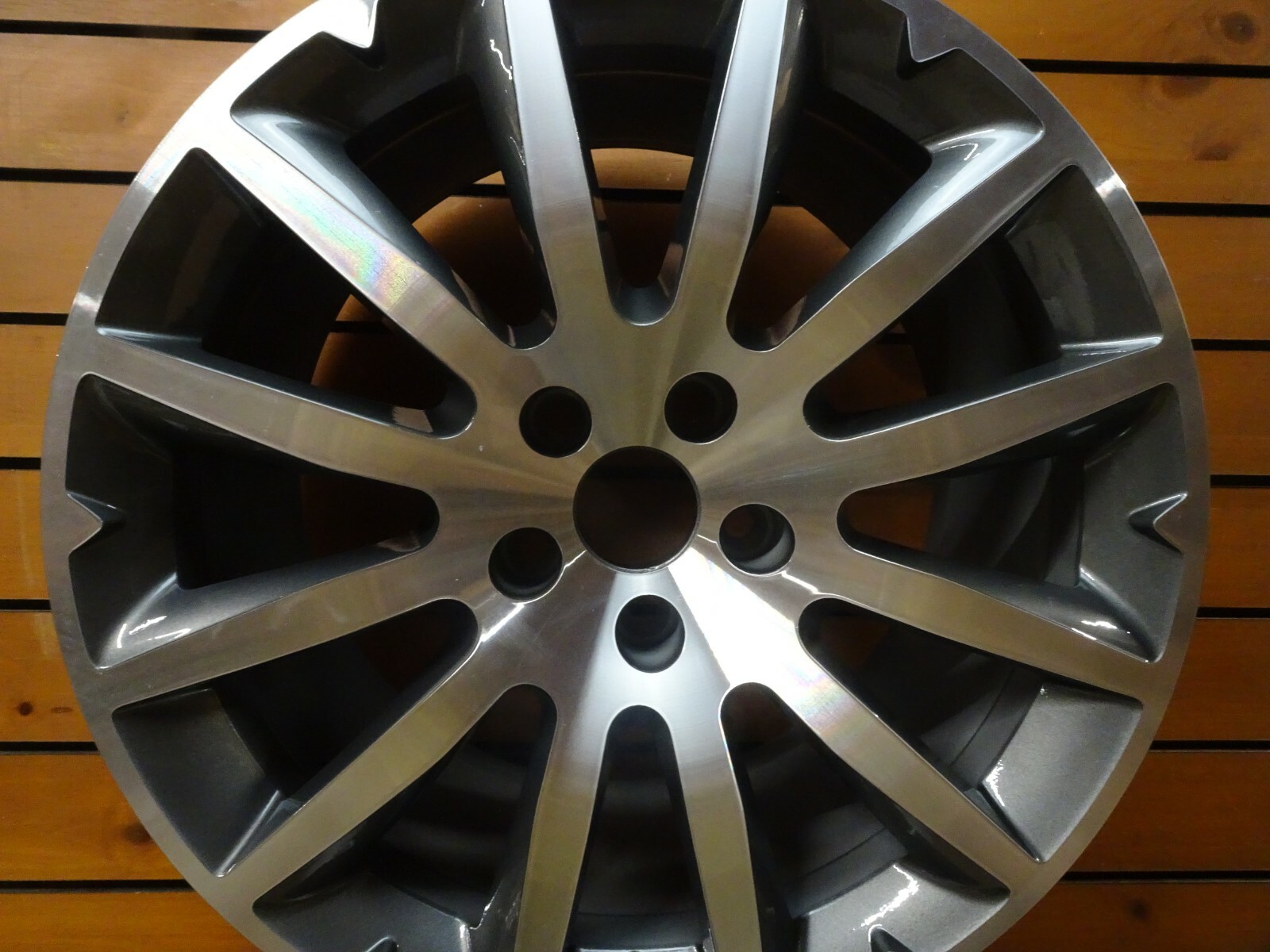 Maserati Ghibli 2014 2015 19"x9.5" Factory OEM Wheel Rim 670010981 96001