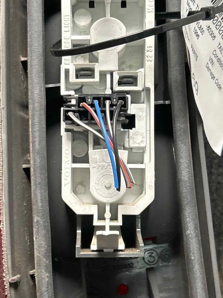 Fits 1994-97 VOLVO 850 OEM#:35124320 - Изображение 3 из 4