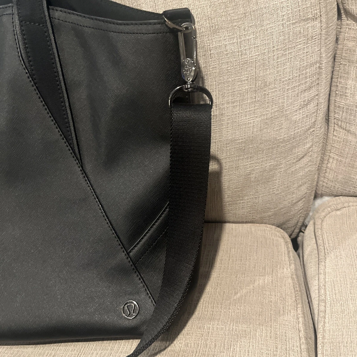 Athletica gym shop bag