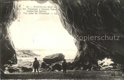 Pointe du Raz Baie des Trepasses Grotte des Galets