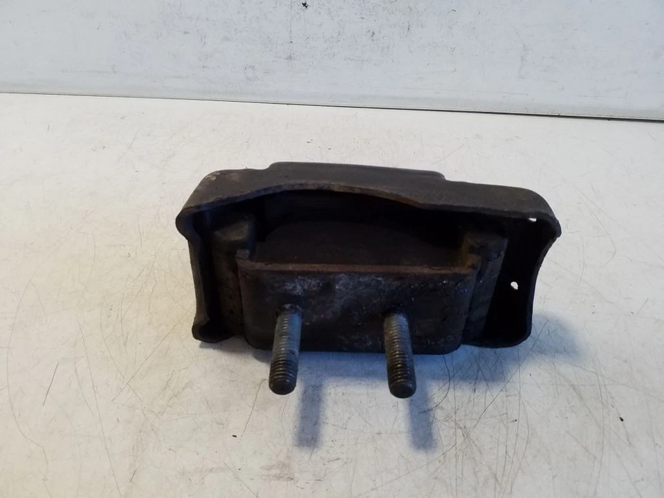 Iveco Daily 5th Gen 2013 Diesel 93kW Engine Mount Motor Damper 5801283685 - Image 2 of 2