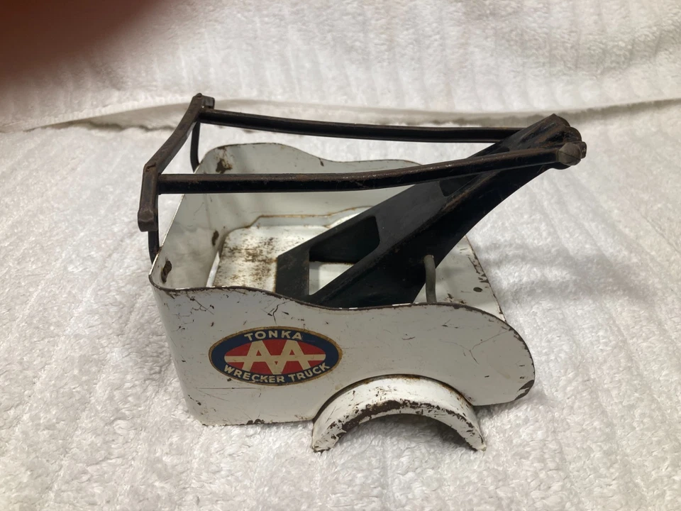 1950's/60's Tonka Wrecker Tow Truck Bed and Boom Parts Original - Image 3 of 4