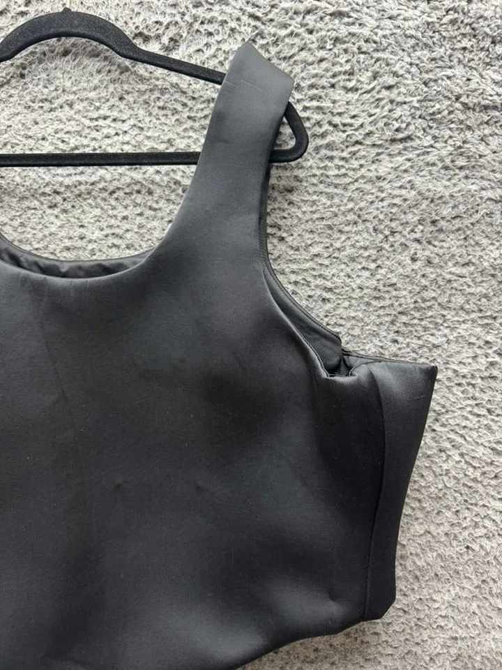 Regata Runway Marc Jacobs Bustier sem mangas cropped preta feminina tamanho P - Imagem 4 de 4