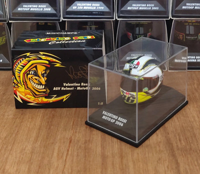 Minichamps 1/8 helmet Valentino Rossi MotoGP 2006.