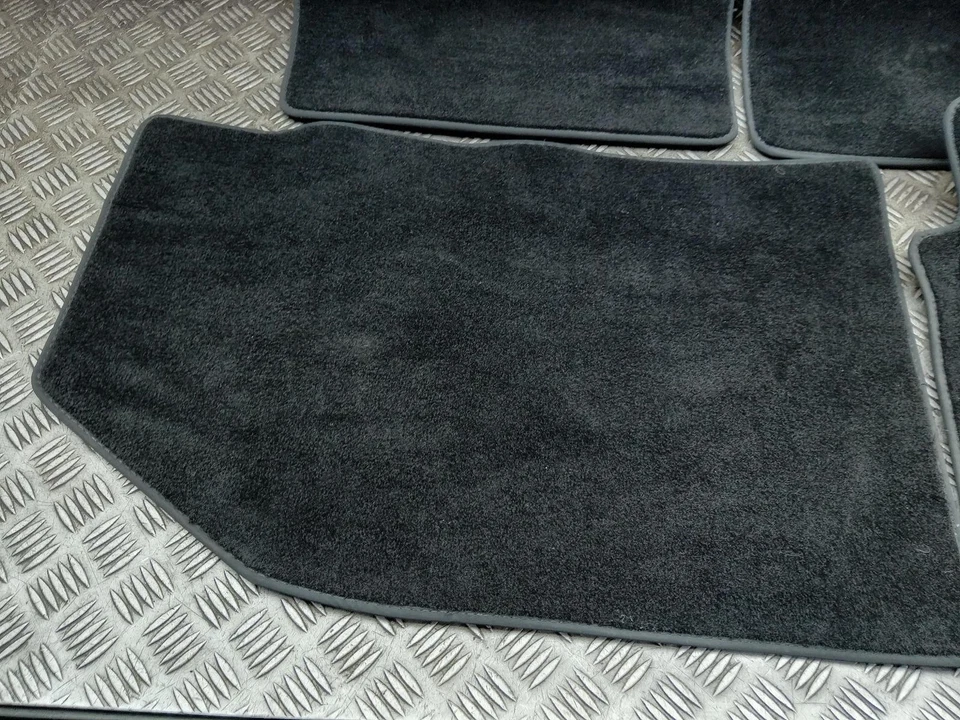 RENAULT CAPTUR FLOOR PANEL MAT LINER CARPET SET 8201711344 MK2 2019 - 2025 - Image 3 of 4