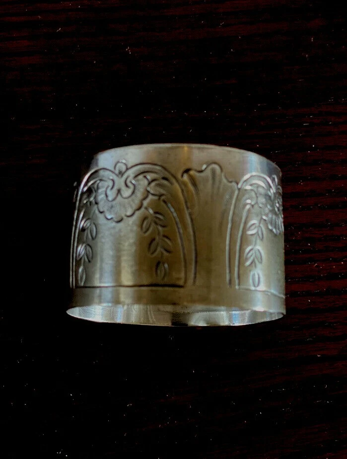 ROND DE SERVIETTE ANCIEN EN ARGENTERIE POINçONNE - Photo 2/2