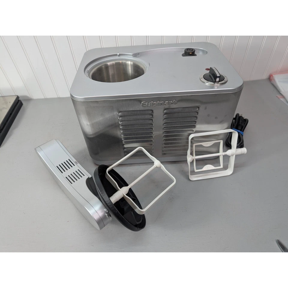 Cuisinart ICE-50BC Commercial Quality Ice Cream & Frozen Yogurt Maker Working - Image 3 of 4