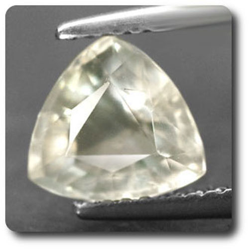 Scapolite jaune naturelle Tanzanie 1.49 carats VS1 pierre taillée facettes