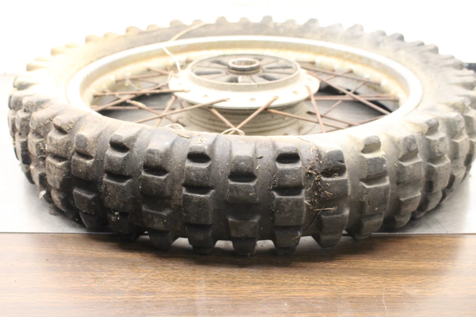 Llanta trasera Yamaha DT250 DT1 250 1968 (4,00-18) A308 Foto 2 de 4