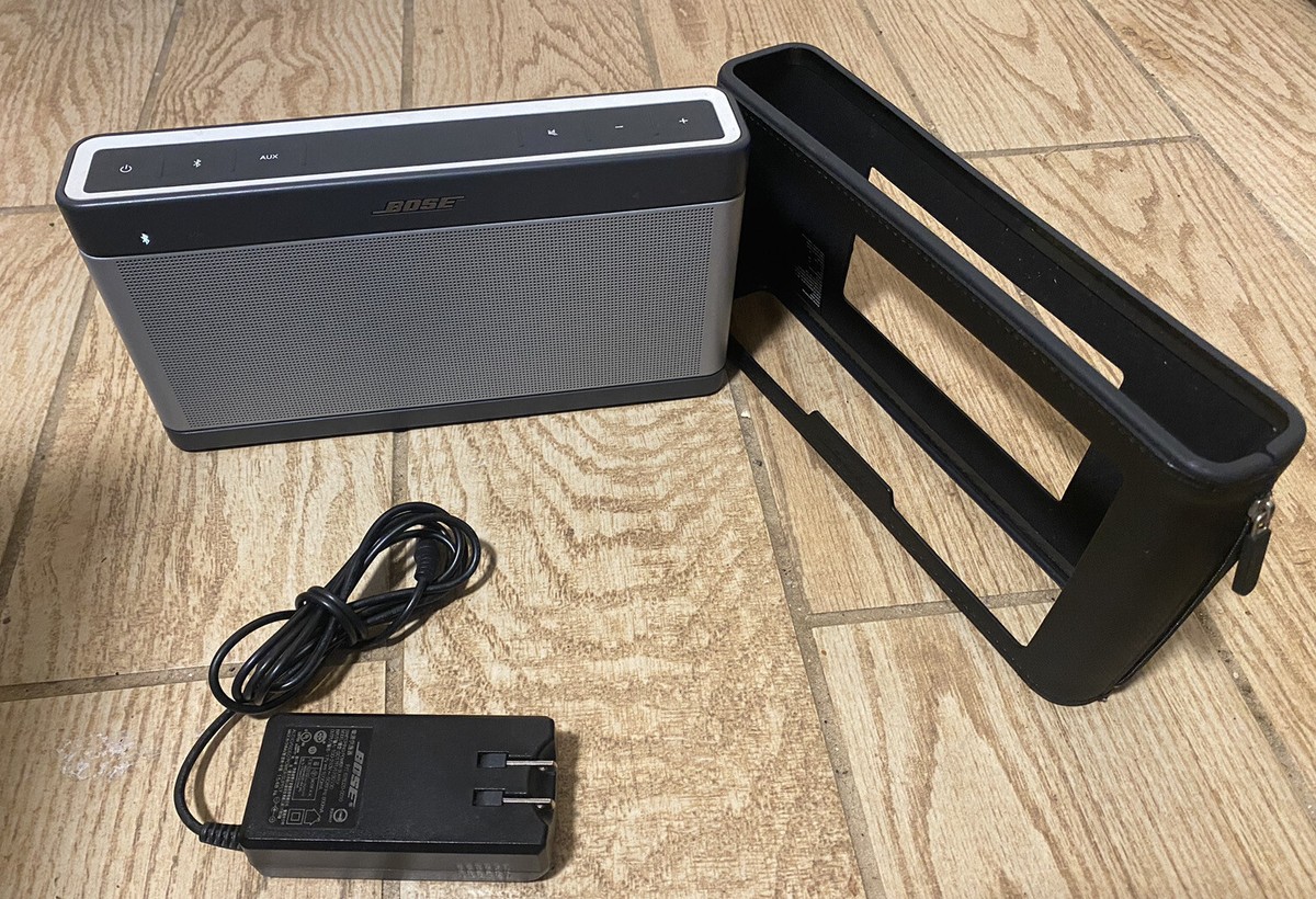 Bose Soundlink III Bluetooth Speaker-Silver-/W Cover Bose