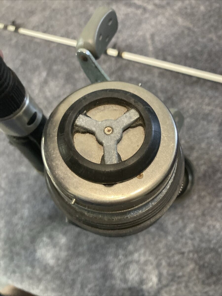 VTG SHAKESPEARE FISHING TIGER SPINCASTING COMBO (PSC015236 VTG SHAKESPEARE FISHING TIGER SPINCASTING COMBO (PSC015236
