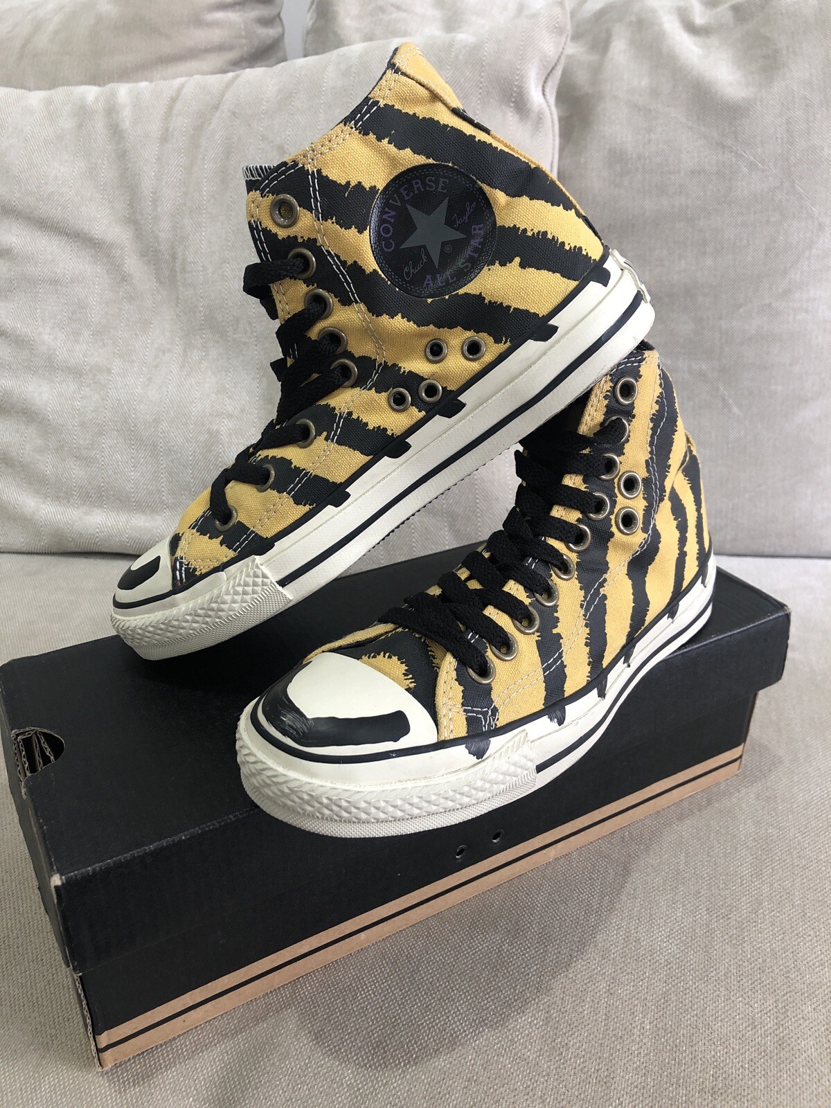 CONVERSE Limited Edition Gelb Schwarz 
