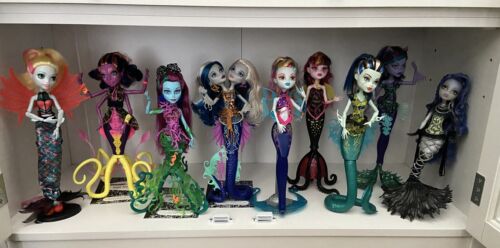 Monster High Scarrier Reef Lot 9 Dolls