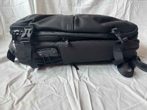 NEW Airback Vacuum Compression Backpack & Vacuum, 2 Packing Cubes, Weight Handle - Picture 3 of 14