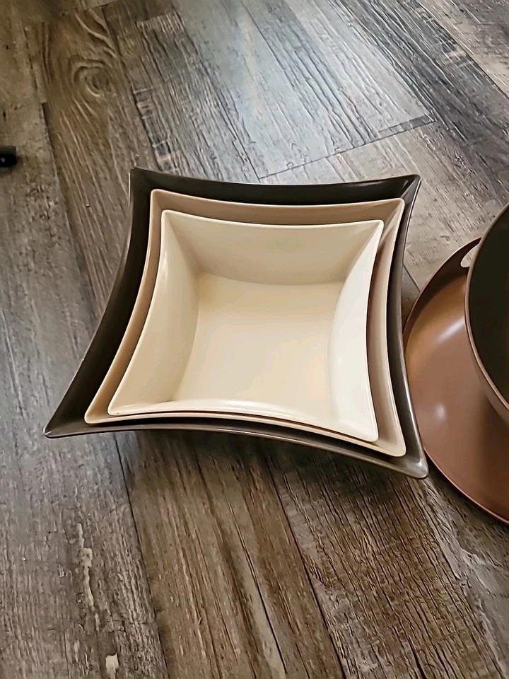 Vintage Precidio Set Of Nesting Bowls 3 Square 2 Round. Neutral Colors Foto 2 de 4