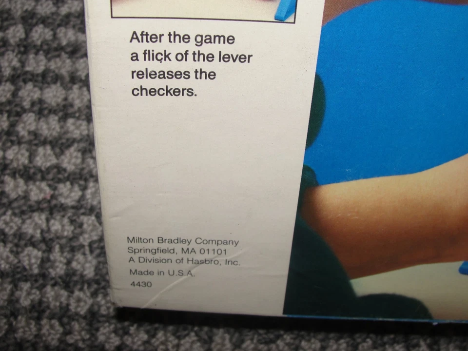 Vintage Connect Four Game By Milton Bradley 1986 Edition Complete Used In Box - Image 4 of 4
